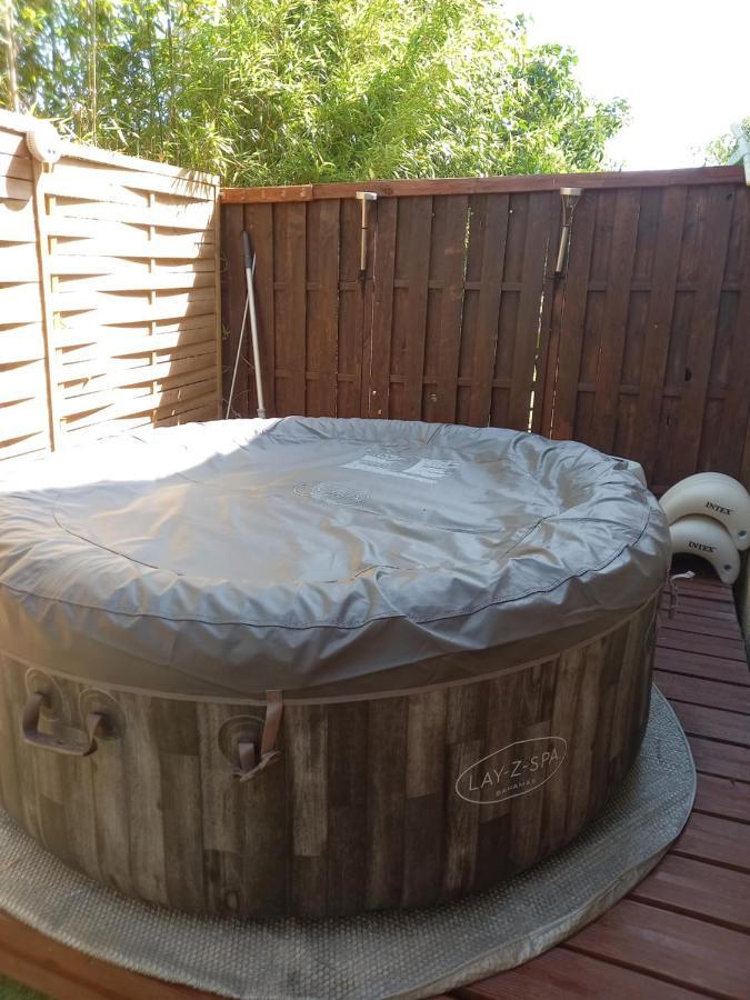 Loft Ambrussum, Jacuzzi, Jardin,Bbq Villa Lunel  Exterior photo